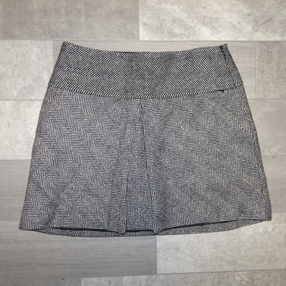 Calvin Klein Herringbone Wool Mini Skirt‎ Women Size 4 Black White